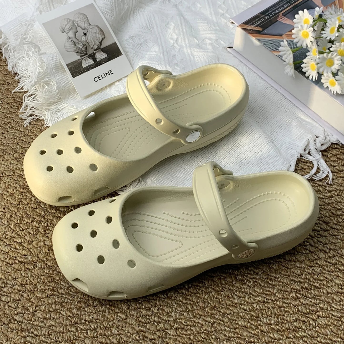 Summer New Women's Cute Ballet Hole Shoes Retro EVA Outer Wear Mary Jane Shoes Anti Slip Outdoor Beach Sandals