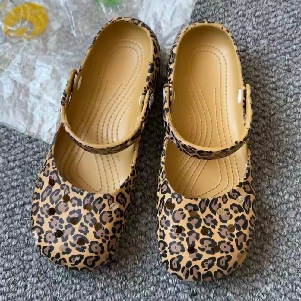 Summer New Women's Cute Ballet Hole Shoes Retro EVA Outer Wear Mary Jane Shoes Anti Slip Outdoor Beach Sandals