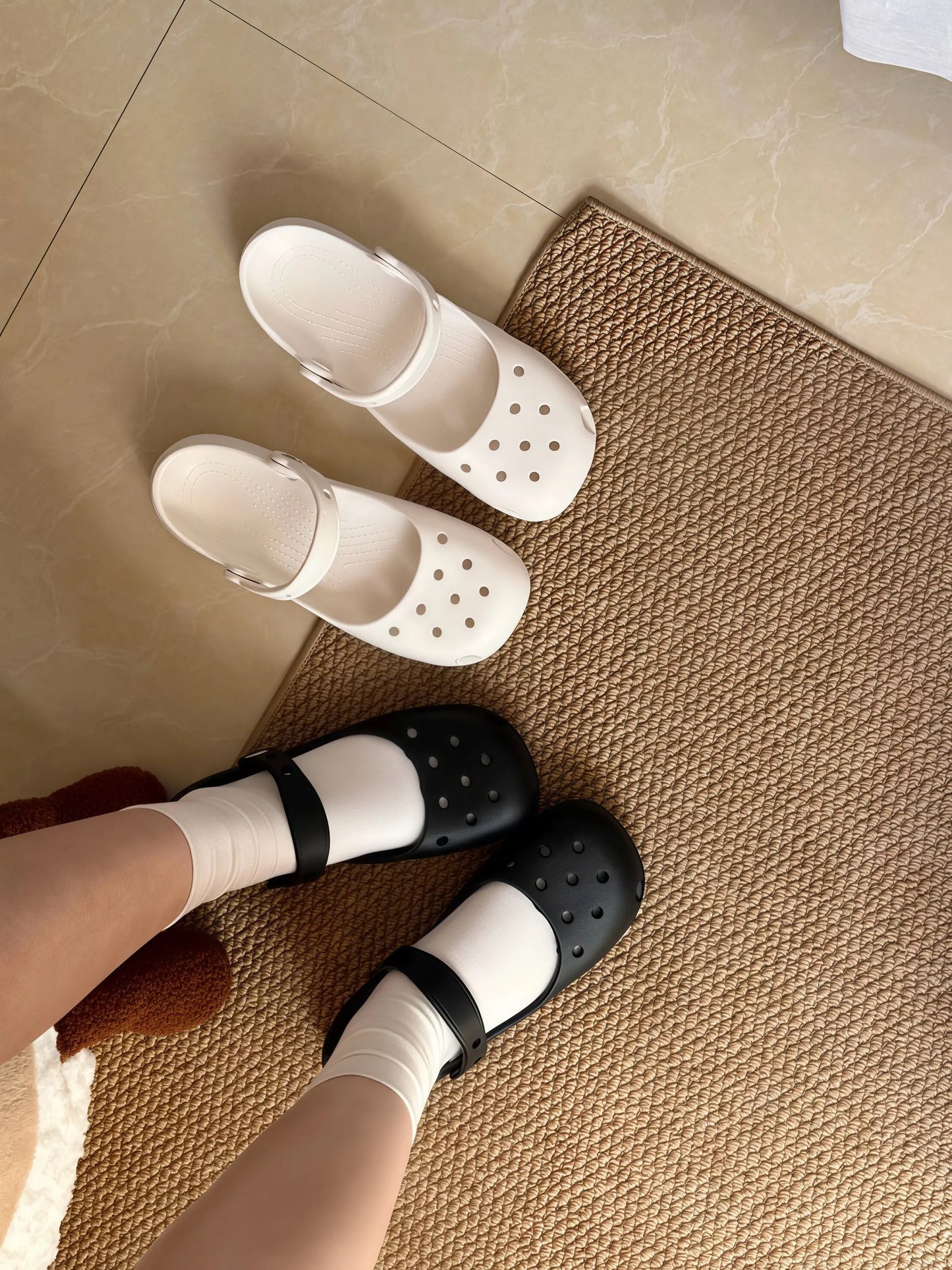Summer New Women's Cute Ballet Hole Shoes Retro EVA Outer Wear Mary Jane Shoes Anti Slip Outdoor Beach Sandals
