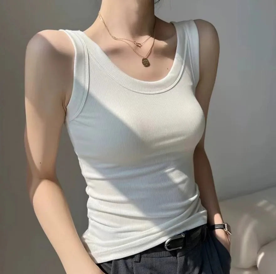 Summer women's Comfortable and loose white cartoon print casual loose round neck short sleeved T-shirt shorts two-piece set