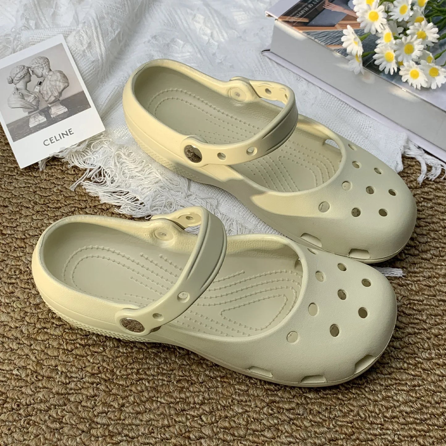 Summer New Women's Cute Ballet Hole Shoes Retro EVA Outer Wear Mary Jane Shoes Anti Slip Outdoor Beach Sandals