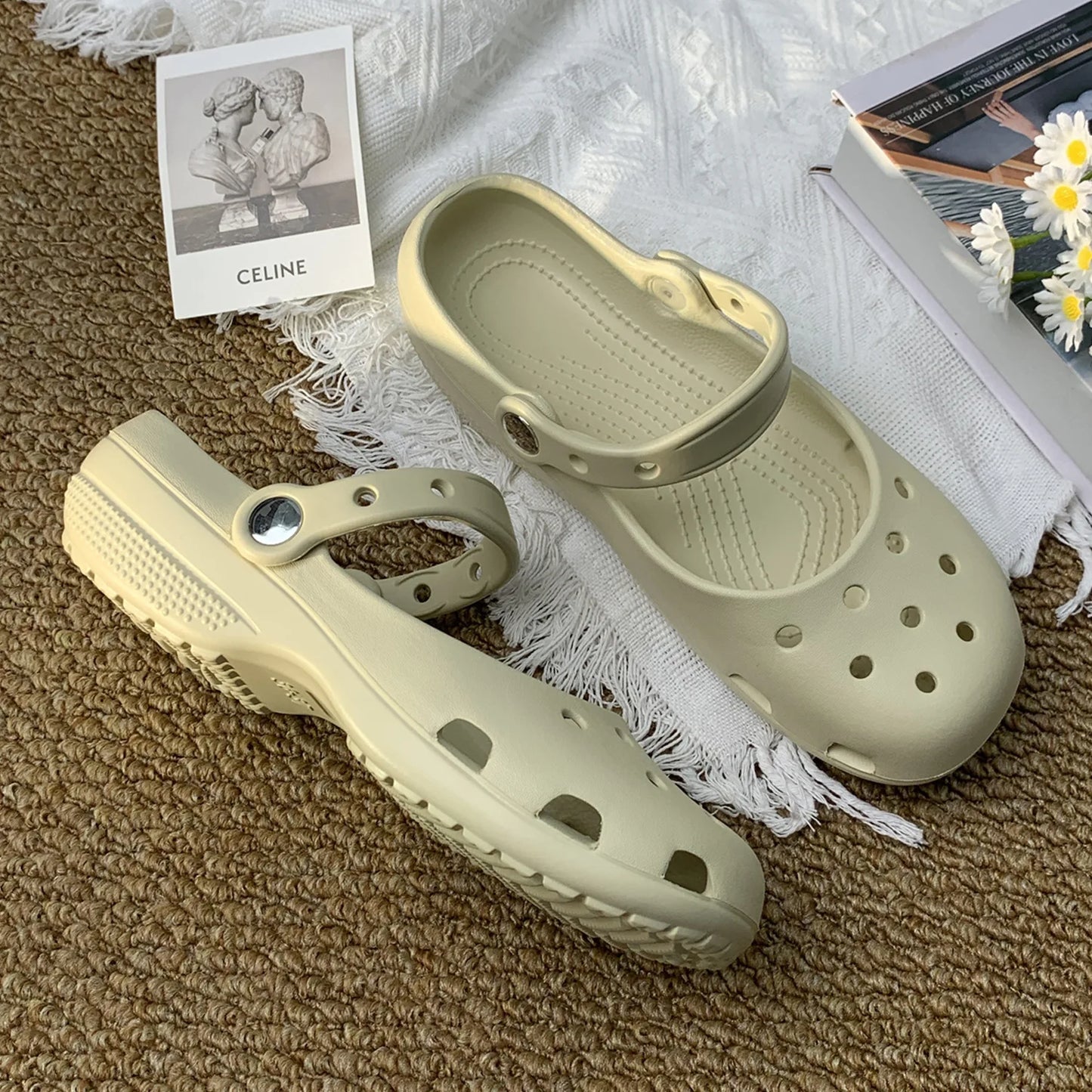 Summer New Women's Cute Ballet Hole Shoes Retro EVA Outer Wear Mary Jane Shoes Anti Slip Outdoor Beach Sandals
