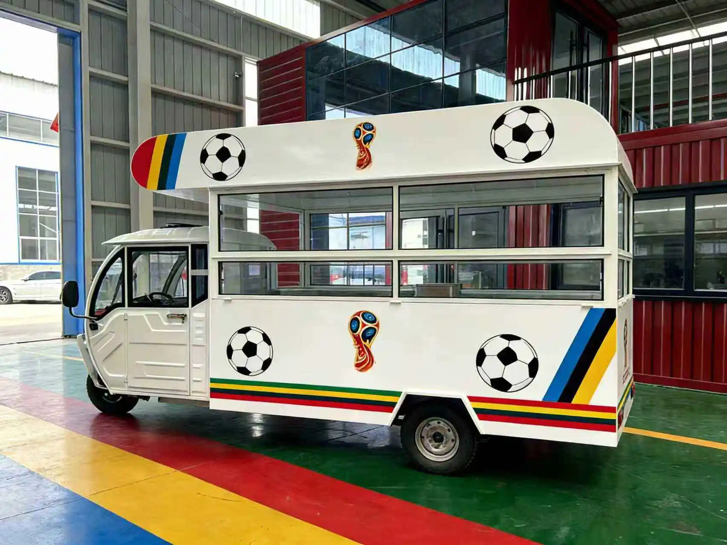 Catering Food Truck Fully Equipped Mobile Kitchen Pizza Coffee Cart Ice Cream BBQ Truck Cheap Mobile Food Trailer